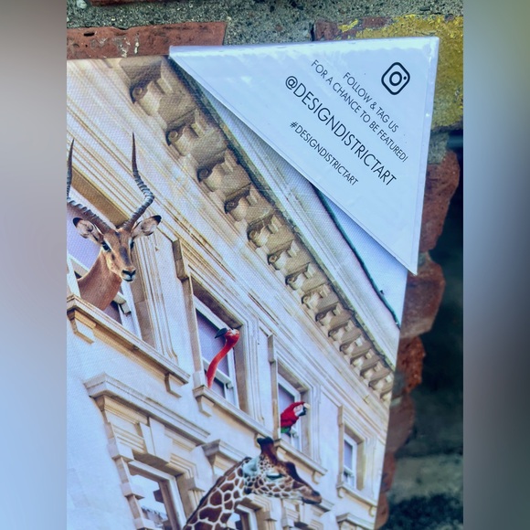 Luxury Wall Art - Stretched canvas print of a Gucci Store w/exotic animals NWT - Picture 3 of 3